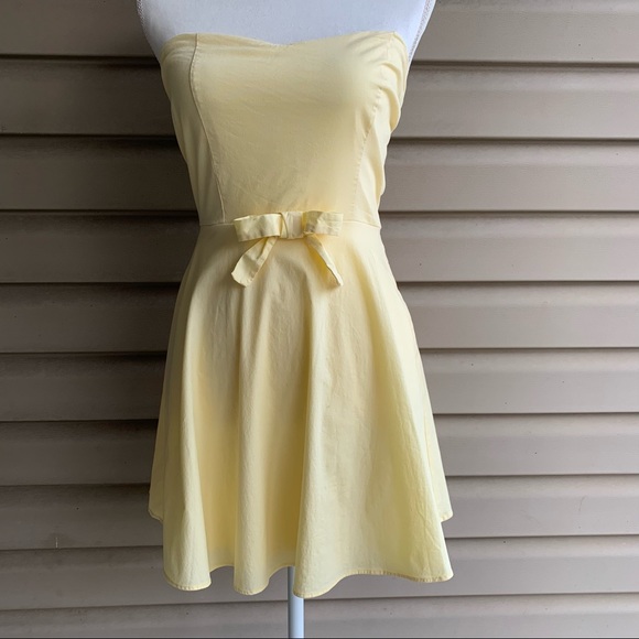 Lulus Dresses & Skirts - •Lulu’s• Pale Yellow Strapless Dress - Size Small
